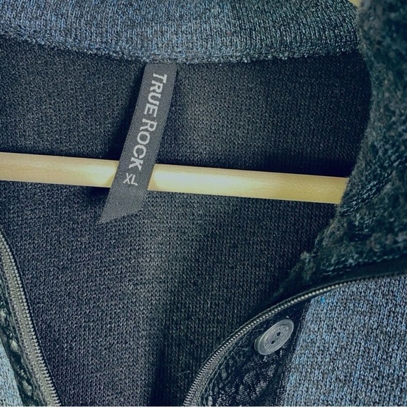 Alaska Blue Sweater - Picture 4 of 6